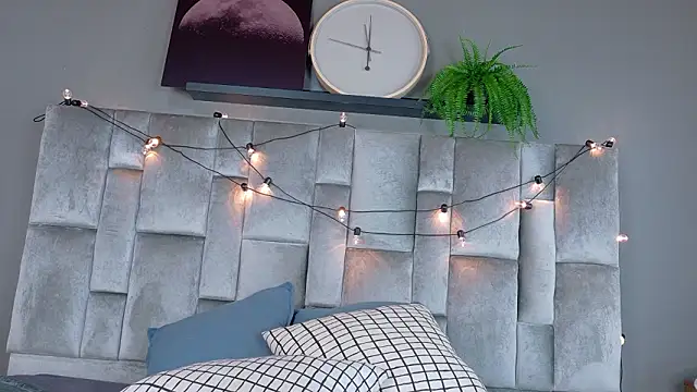 Snapshot of EmmaLou__ chatting on 4, 2, 2026 EmmaLou online show from 4, 2, 2026