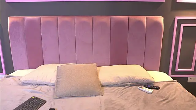 Snapshot of LiliCoxx chatting on 12, 2, 2026 LiliCoxx online show from 12, 2, 2026