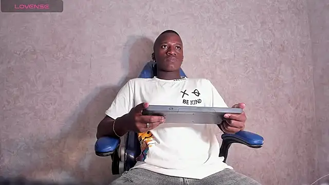 Snapshot of michell_joos chatting on 13, 2, 2026 michell joos online show from 13, 2, 2026