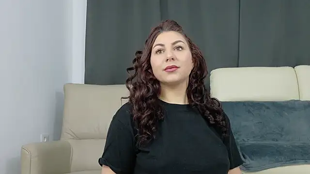 Snapshot of AbellaDesiree chatting on 4, 4, 2026 AbellaDesiree online show from 4, 4, 2026
