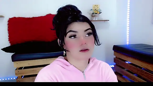 NathalialLooes online show from 16, 3, 2026