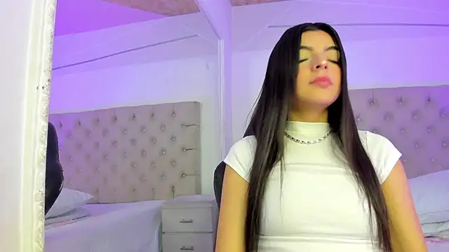 KarelyMitchel online show from 18, 2, 2026