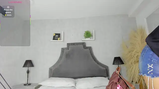 KarelyMitchel online show from 28, 2, 2026