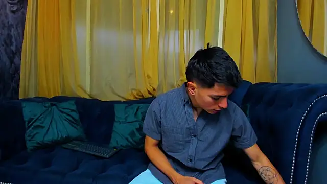 Snapshot of Aron_pulse chatting on 10, 2, 2026 Aron pulse online show from 10, 2, 2026