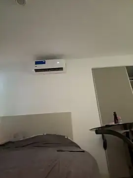 lolaaculaa online show from 4, 2, 2026