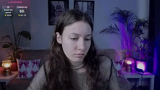 VioletaBloom online show from 6, 2, 2026