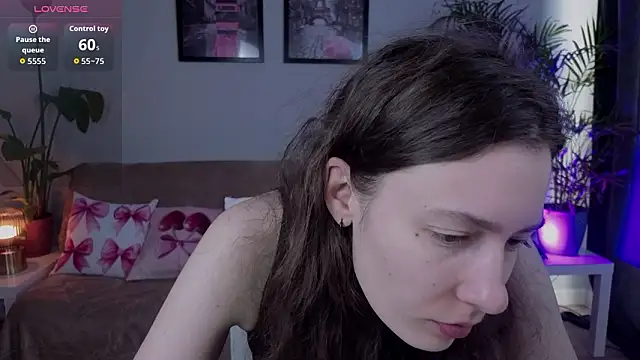 VioletaBloom online show from 1, 3, 2026