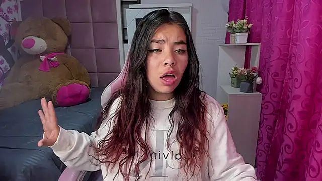 Snapshot of liany_taylor chatting on 15, 2, 2026 liany taylor online show from 15, 2, 2026