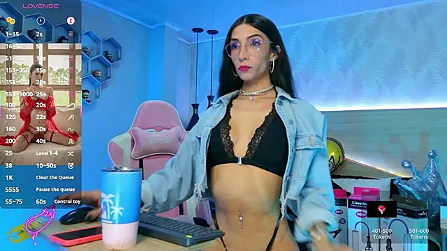 Snapshot of kylliefox_ chatting on 17, 10, 2025 kylliefox online show from 17, 10, 2025