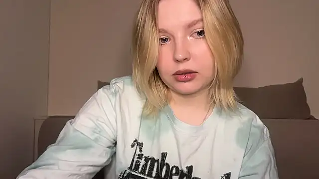 Ophelia Ritz online show from 4, 4, 2026