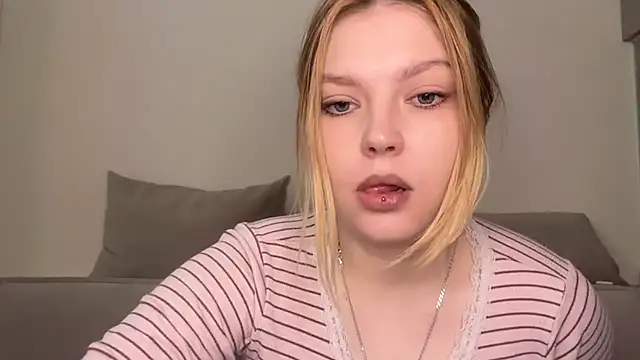 Snapshot of Ophelia_Ritz chatting on 17, 6, 2026 Ophelia Ritz online show from 17, 6, 2026