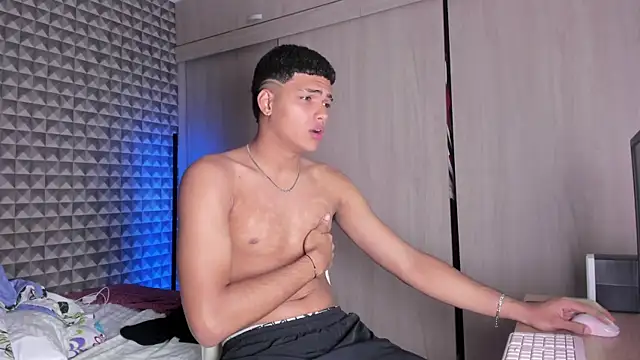 Snapshot of Keinner_BigDick chatting on 19, 2, 2026 Keinner BigDick online show from 19, 2, 2026