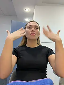 MonicaWestt online show from 10, 4, 2026