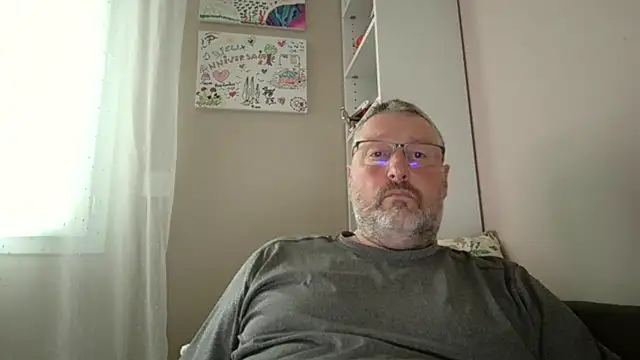 doudou310 online show from 17, 4, 2026