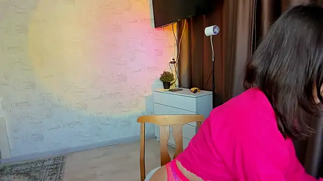 Snapshot of Hey_Mia chatting on 28, 2, 2026 Hey Mia online show from 28, 2, 2026