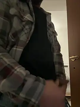 latinocalientehot online show from 10, 4, 2026