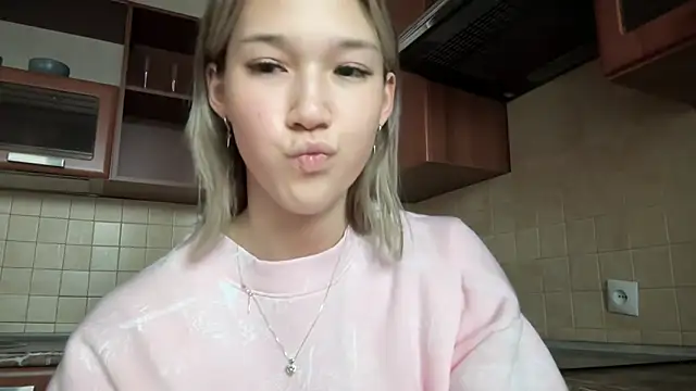 lilXdomiii online show from 17, 4, 2026