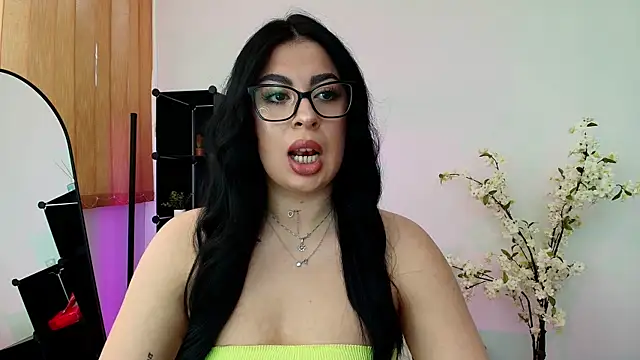 Snapshot of MissyScarlet chatting on 11, 5, 2026 MissyScarlet online show from 11, 5, 2026