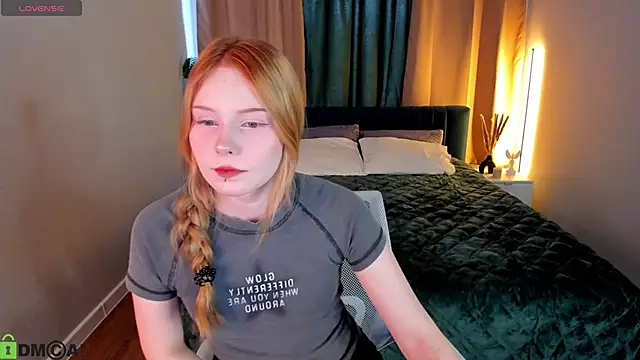 Julia Anis online show from 3, 2, 2026