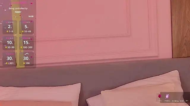 VivanWestwood online show from 6, 4, 2026