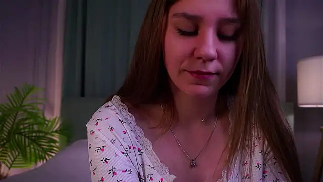 ShantellAngulo online show from 4, 2, 2026