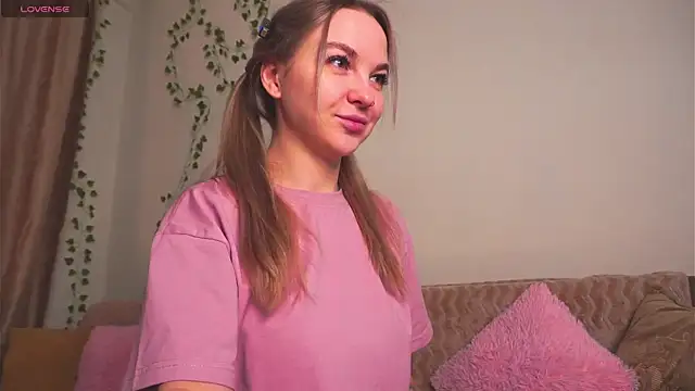 Snapshot of AricaPetties chatting on 6, 2, 2026 AricaPetties online show from 6, 2, 2026