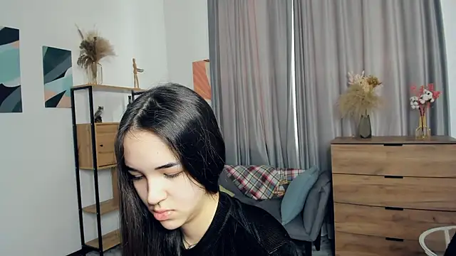 AvantgardAlone online show from 10, 2, 2026