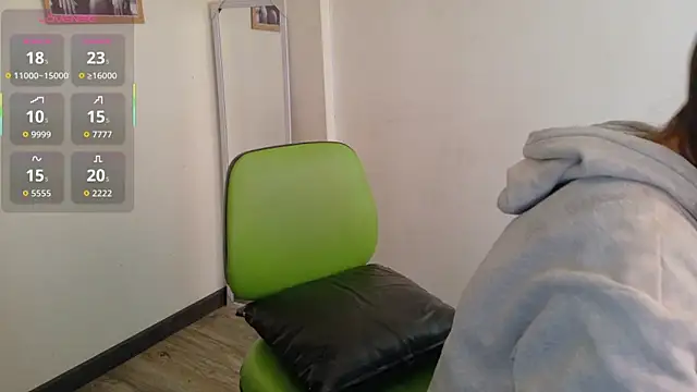 Snapshot of PaulaSantanaOf chatting on 21, 2, 2026 PaulaSantanaOf online show from 21, 2, 2026