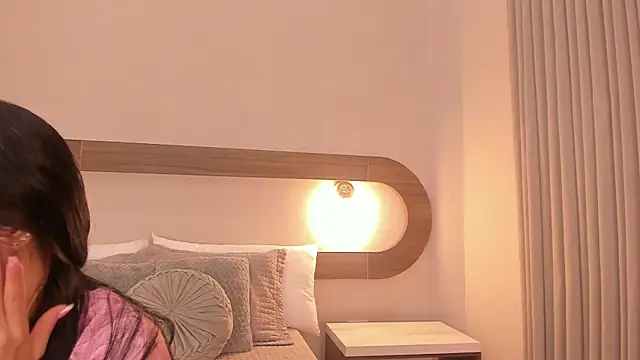 Snapshot of Violeta_sum chatting on 6, 5, 2026 Violeta sum online show from 6, 5, 2026