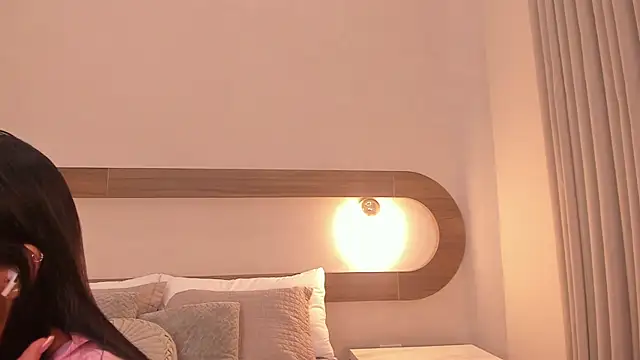 Snapshot of Violeta_sum chatting on 25, 5, 2026 Violeta sum online show from 25, 5, 2026
