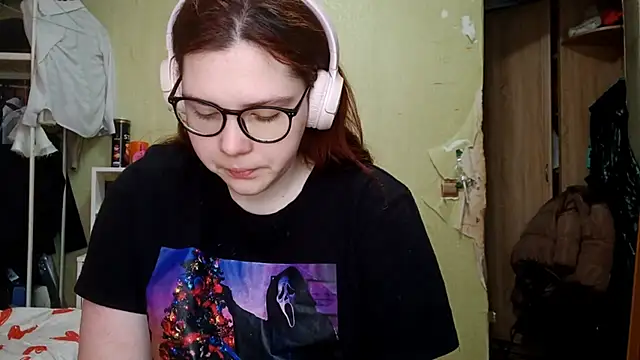 VannessaDillenbeck online show from 28, 2, 2026