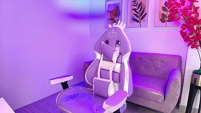 Maddie T18 online show from 9, 2, 2026