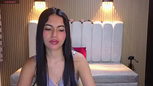 Perla lovely  online show from 18, 4, 2026