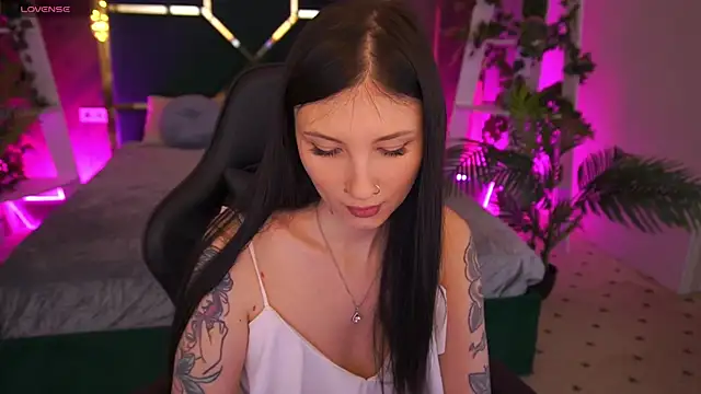 LunaaMay online show from 3, 3, 2026