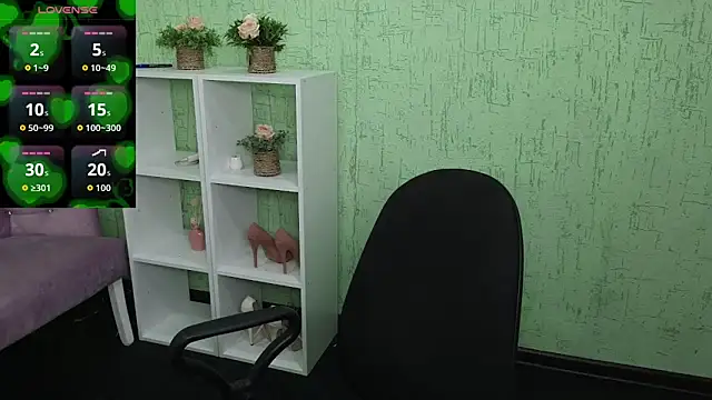 Snapshot of Lily_Luxee chatting on 12, 3, 2026 Lily Luxee online show from 12, 3, 2026