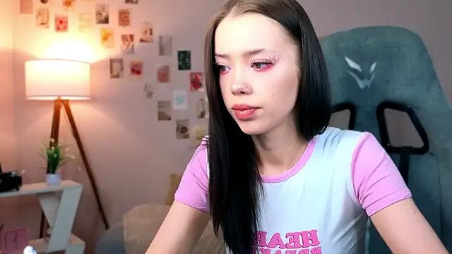 Snapshot of Vexnexe chatting on 8, 2, 2026 Vexnexe online show from 8, 2, 2026