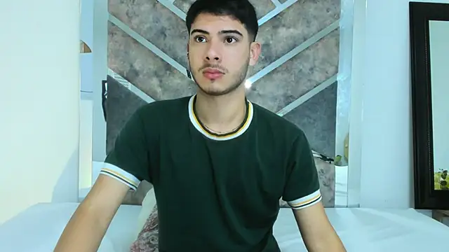 Snapshot of Apolo_Gray chatting on 4, 2, 2026 Apolo Gray online show from 4, 2, 2026