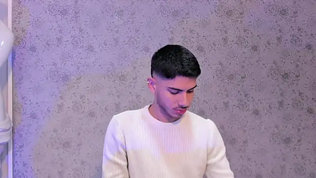 Snapshot of Apolo_Gray chatting on 6, 2, 2026 Apolo Gray online show from 6, 2, 2026