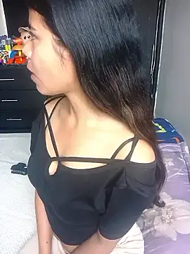 Snapshot of Roxan_King chatting on 2, 3, 2026 Roxan King online show from 2, 3, 2026