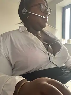 Snapshot of BouncyBBW chatting on 27, 2, 2026 BouncyBBW online show from 27, 2, 2026