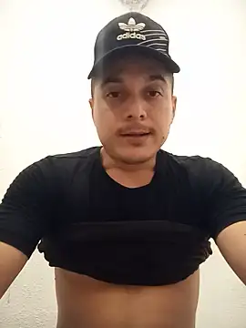 Snapshot of Reuss25 chatting on 16, 6, 2026 Reuss25 online show from 16, 6, 2026