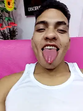 Snapshot of NikoHot_anatole chatting on 15, 4, 2026 NikoHot anatole online show from 15, 4, 2026