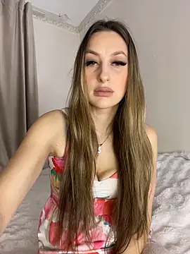 Alyxra online show from 15, 4, 2026