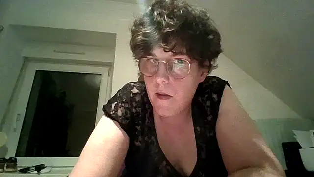 OIseauNoir88 online show from 9, 2, 2026