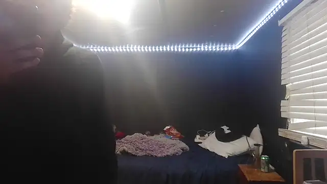 Snapshot of spooky425hd chatting on 27, 5, 2026 spooky425hd online show from 27, 5, 2026