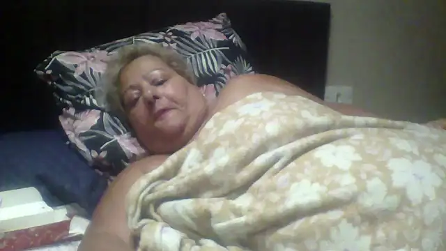 Snapshot of bialoba7 chatting on 7, 5, 2026 bialoba7 online show from 7, 5, 2026