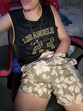 hungtwinkBR online show from 12, 4, 2026