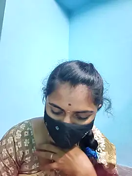 Snapshot of Tamil_Hot_Shana chatting on 15, 4, 2026 Tamil Hot Shana online show from 15, 4, 2026