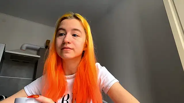 Snapshot of EmilyHein chatting on 5, 2, 2026 EmilyHein online show from 5, 2, 2026