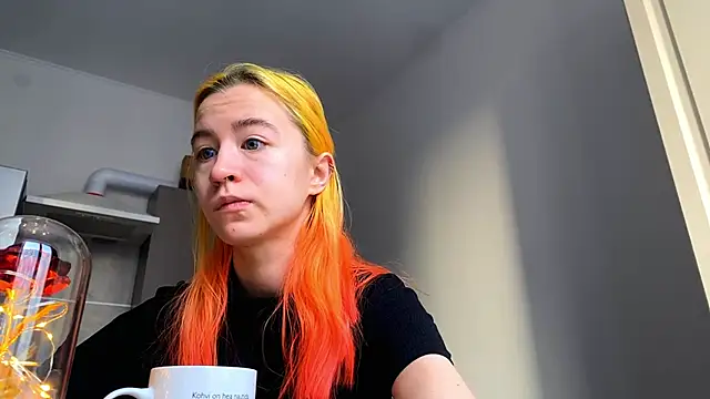 Snapshot of EmilyHein chatting on 6, 2, 2026 EmilyHein online show from 6, 2, 2026